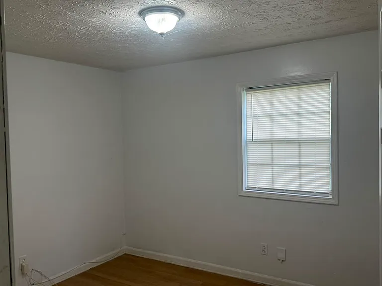 4251 Kent Dr — Photo 4