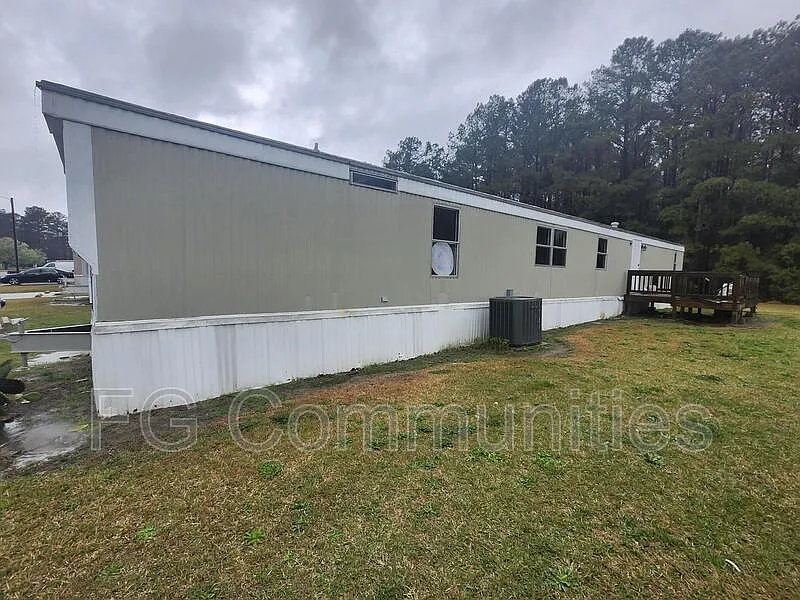 3 bed, 2.0 bath, $1,350 — Photo 3