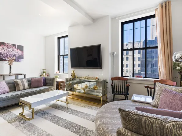 100 Barclay St APT 15M, New York, NY 10007