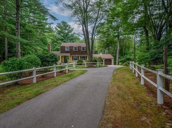 380 Quaker St, Northbridge, MA 01534