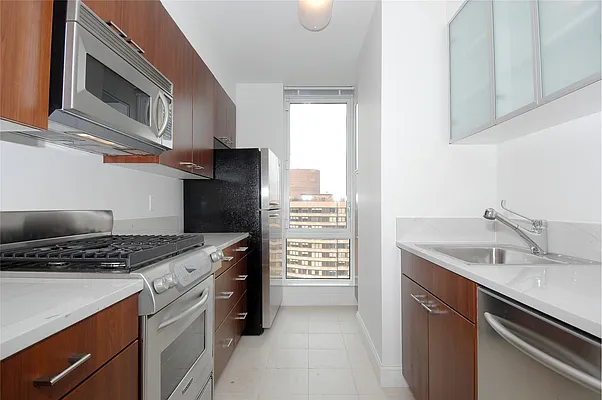 Sold by Douglas Elliman | media 22