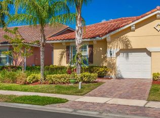 6390 Oxford Cir, Vero Beach, FL 32966