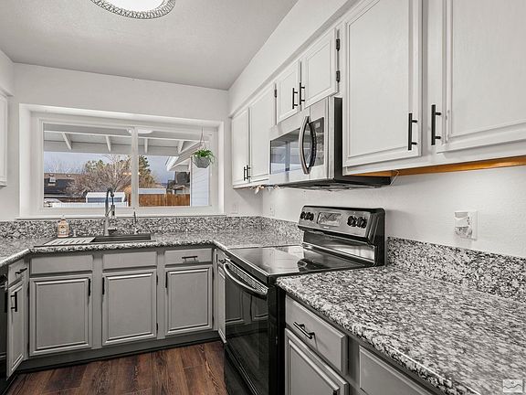 2nd image of 1604 Truckee Dr
