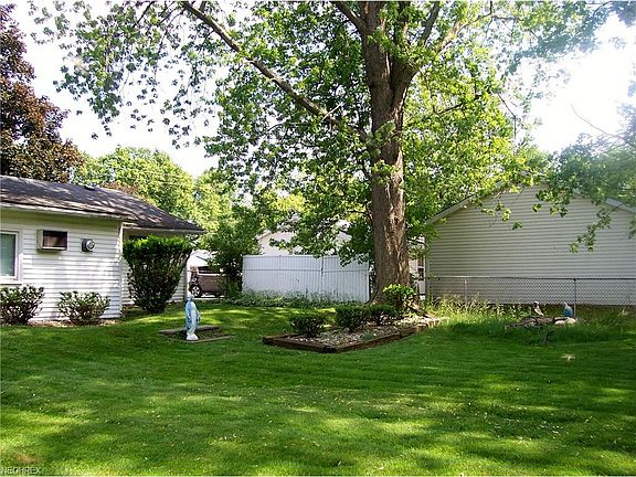 4th image of 6090 Thunderbird Dr
