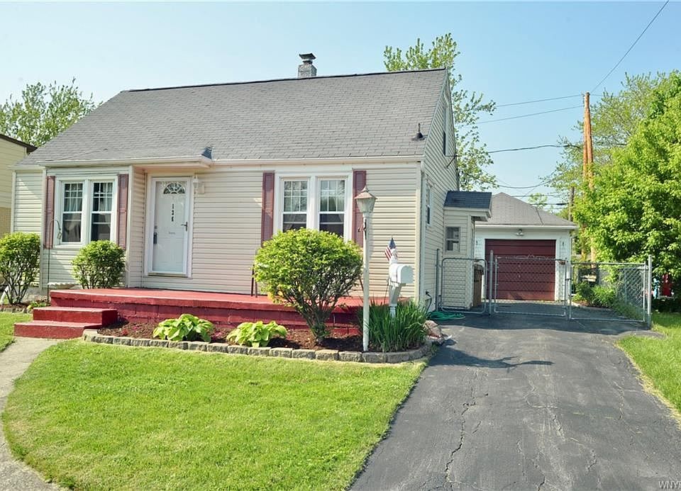 1st image of 136 Fairvale Dr