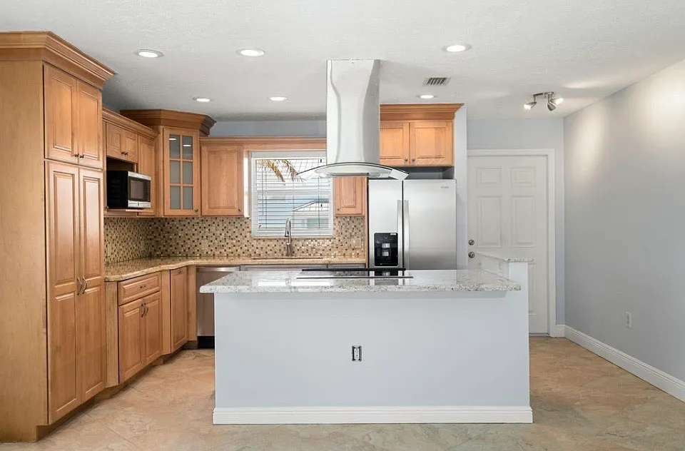 124 Coral Ave — Photo 4