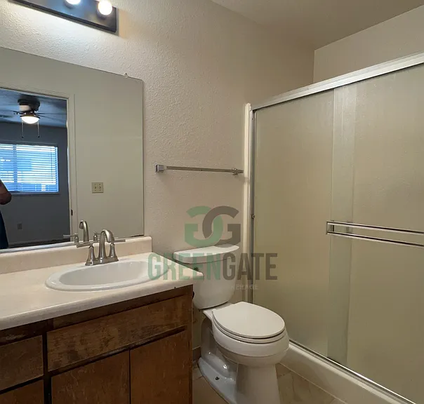 2201 Meadow Glen Dr — Photo 9