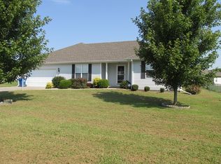 1341 E Airport Dr, Carthage, MO 64836