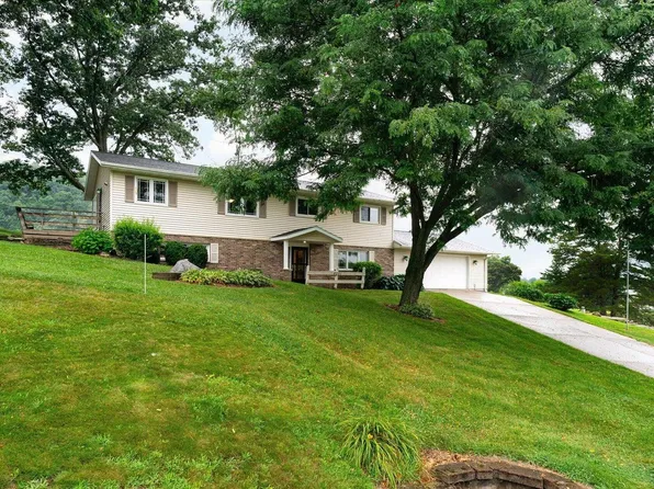 4251 Paar St, La Crescent, MN 55947