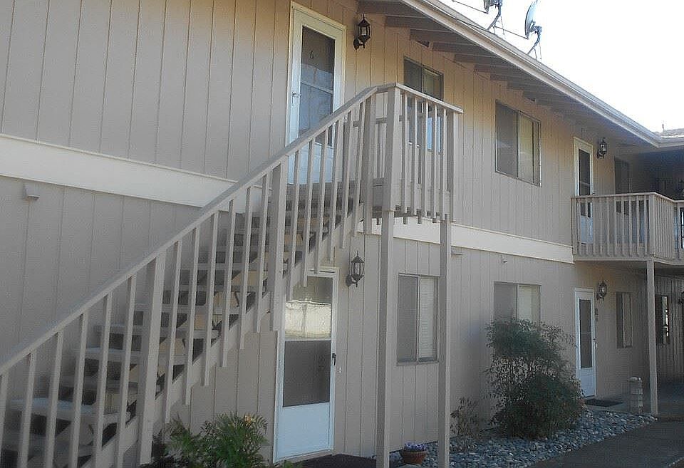 Welcome home _ your private retreat awaits behind door #3 in the heart of Hudson's Bay.