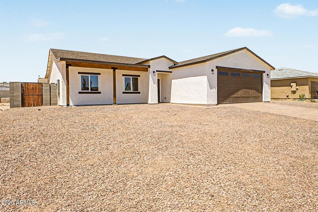 11030 W GUAYMAS Drive, Arizona City, AZ - View 2