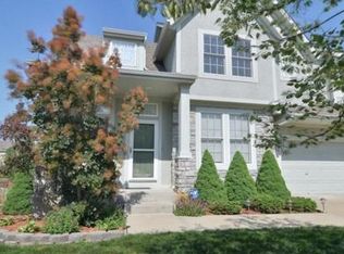 15543 S Locust St, Olathe, KS 66062