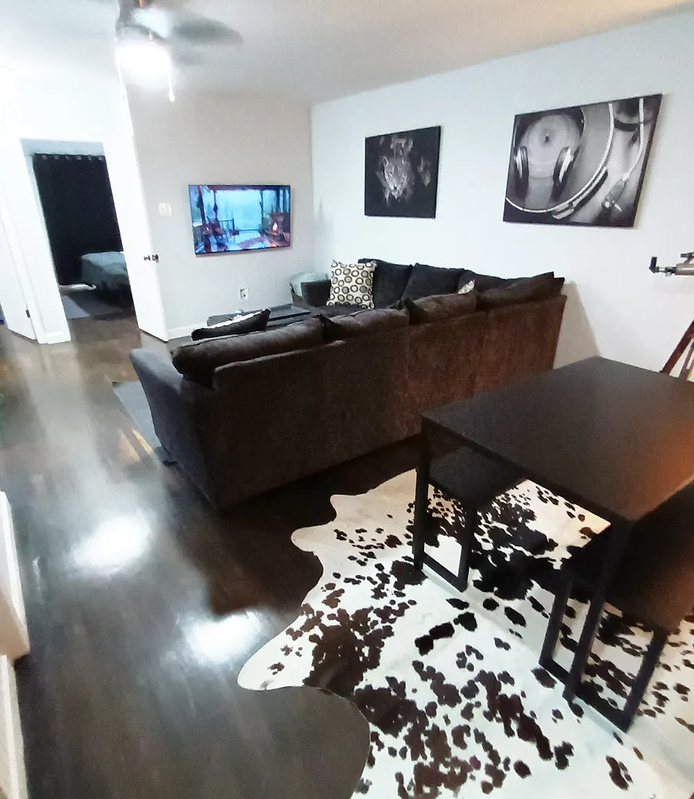 3541 Victor St — Photo 2