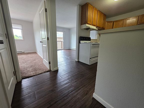 3rd image of 330 29th Street Dr SE APT 20