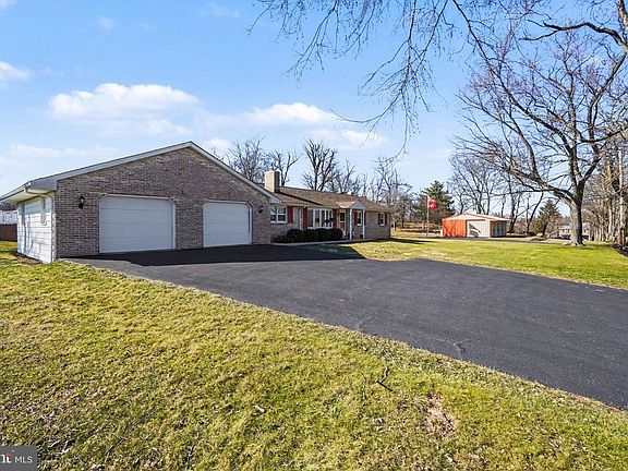 4th image of 152 Old Stone House Rd S #S