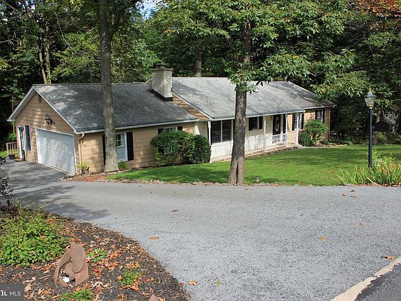 4th image of 211 Tall Oak Dr
