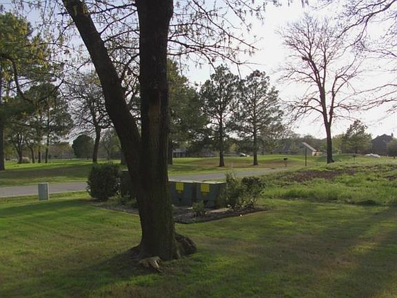 3rd image of 306 Kiowa Dr N