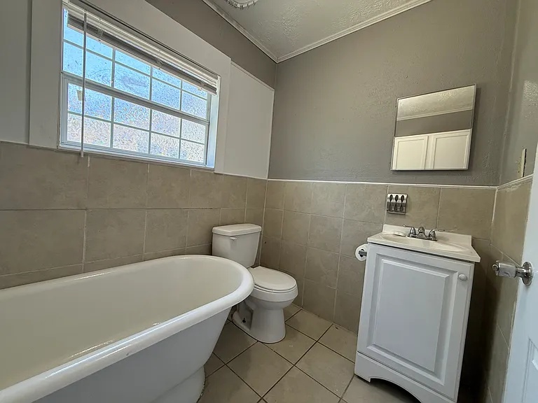 402 McKinney St — Photo 21