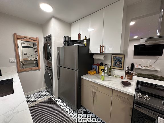 3rd image of 12111 Washington Pl #1/2