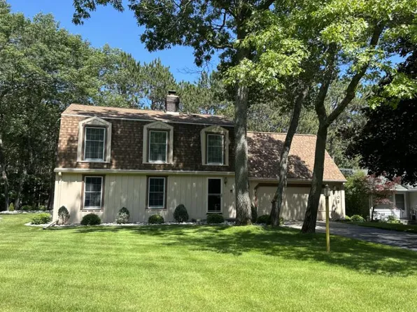 6708 Roanoak Rd, Oscoda, MI 48750