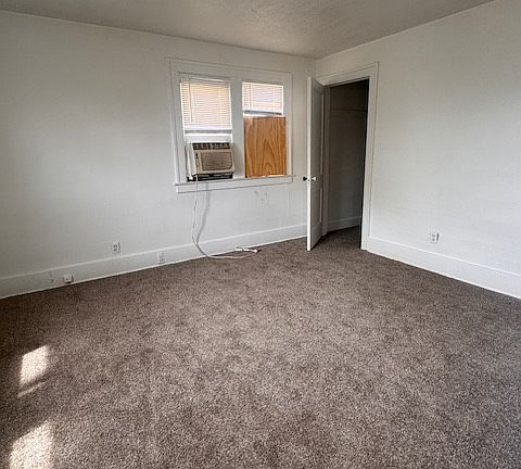 3rd image of 14702 Winthrop St #2