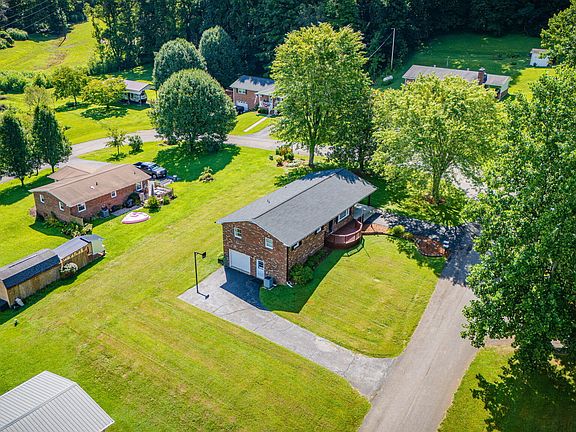 3rd image of 21495 Gale Ave