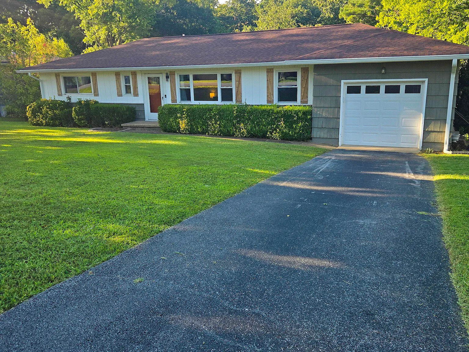 3 bed, 1374 sqft, $2,300 — Photo 1