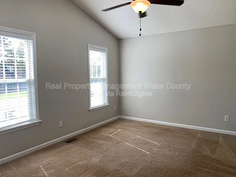 609 Stinson Ave — Photo 12