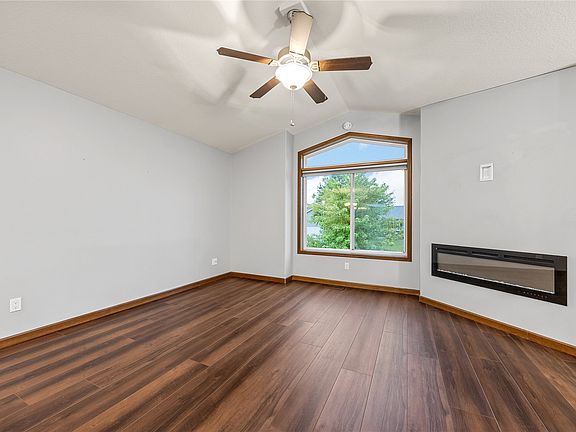 3rd image of 3355 Lennon Ln