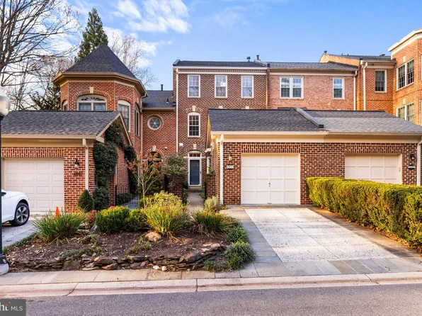 4049 Mansion Dr NW, Washington, DC 20007