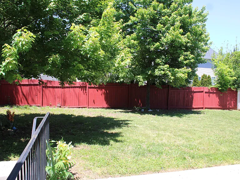 Spacious back yard, perfect for pets and kids