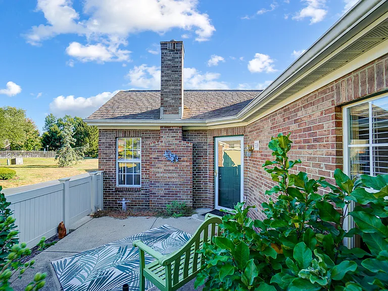338 Bear Woods Dr — Photo 3