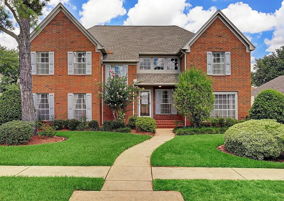 1st image of 2106 Tipperary Dr