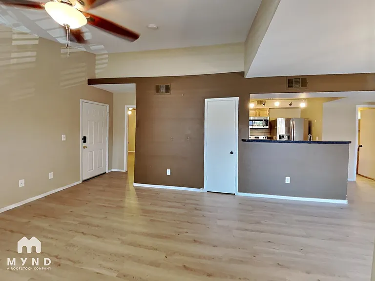 45 Maleena Mesa St #725 — Photo 2