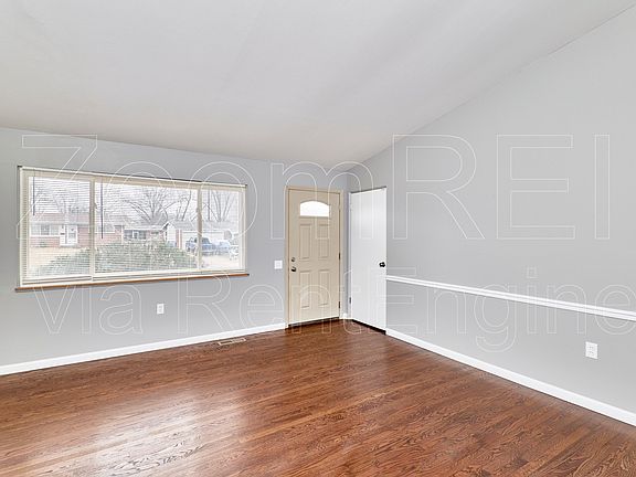 3rd image of 1605 Canter Dr
