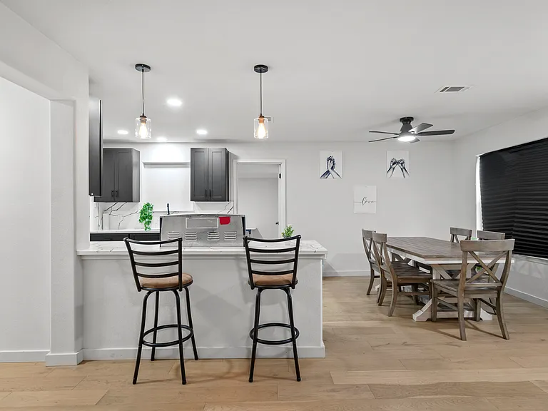 2408 Santa Rita St — Photo 3