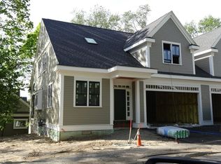 28 White Oaks Ln #28, Reading, MA 01867