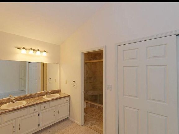 4th image of 505 Highwood Cir