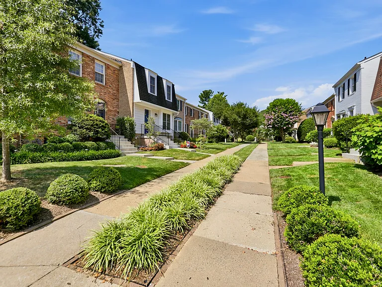 Stoneleigh Community