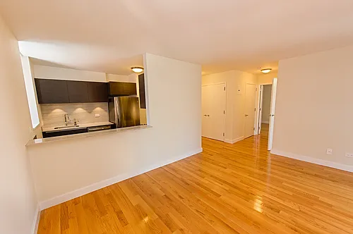 235 W 48th St Photo 1