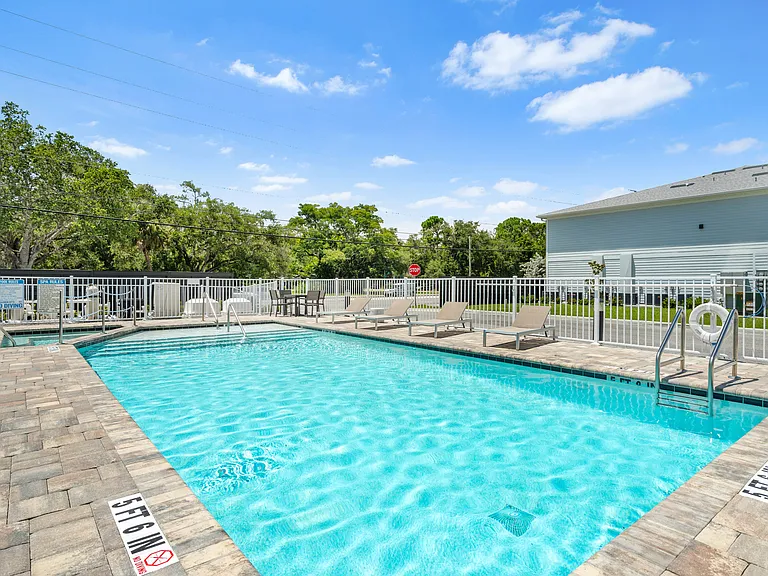 Legacy Oaks Apartment Homes — Photo 19
