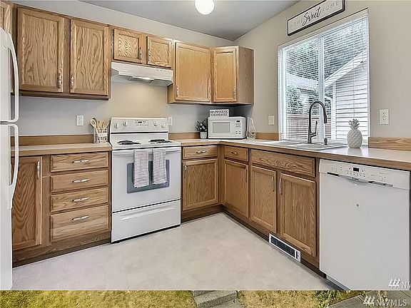 5th image of 1835 Hoffman Hill Blvd