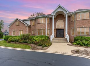 121 Florence Ave, Inverness, IL 60010