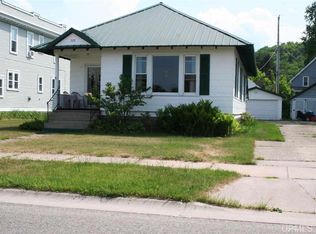 228 E Onota St, Munising, MI 49862