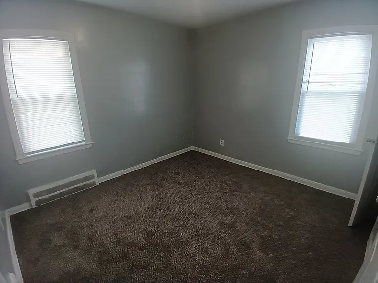 12944B Rosemont Ave — Photo 8