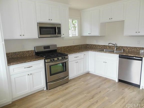 3rd image of 3336 Cricklewood St