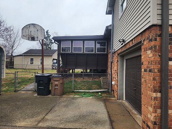 3rd image of 205 Delvin Dr