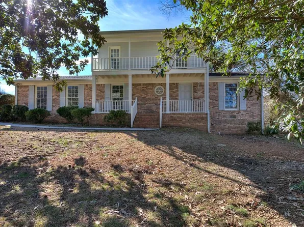 2 Silvermont Dr SE, Silver Creek, GA 30173