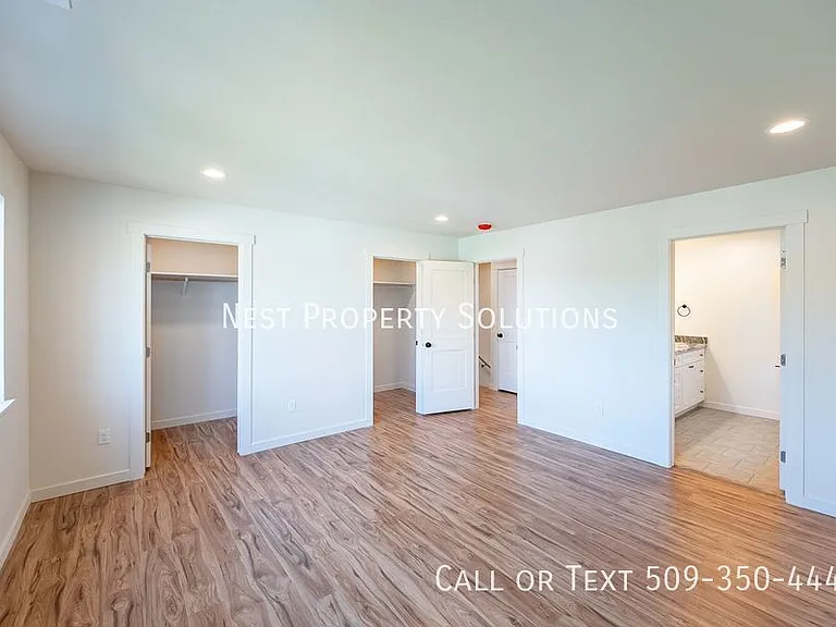 1070 S Grand Dr #B — Photo 21
