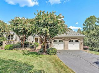 125 Grande Villa Dr, Penhook, VA 24137